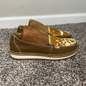 Myra Cruiser Tan White Chestnut Cow Hide Loafers Women’s 7